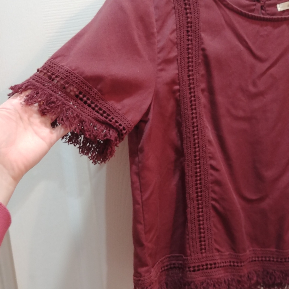 Miami wine colored boxy cropped top with crochet & Fringe detailing size Medium